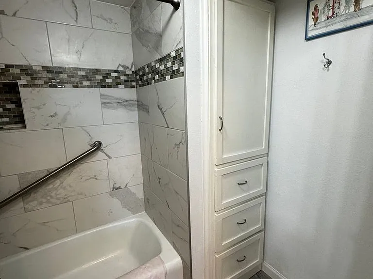 315 Park Lake Blvd #411 — Photo 9