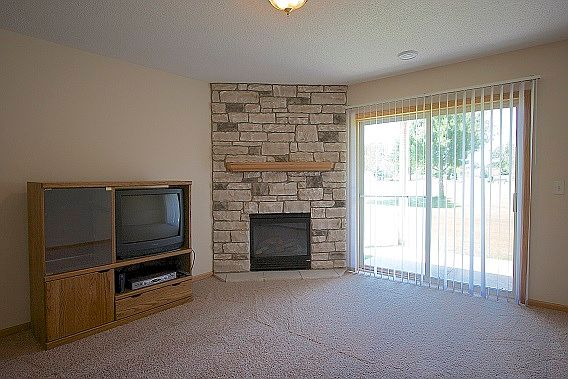 4th image of 1024 Honeysuckle Ln SE