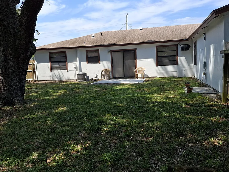 8678 Sunset Dr — Photo 3