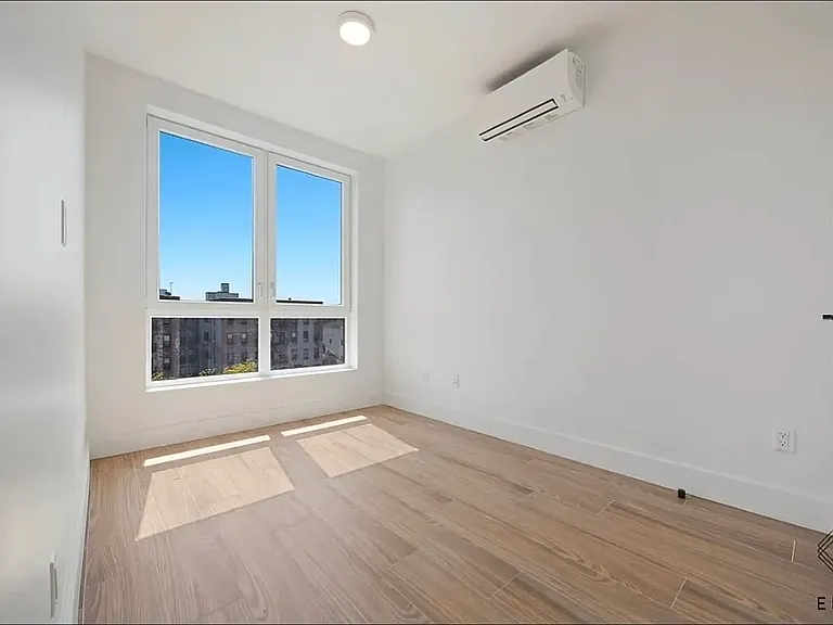226 Pulaski St #8 — Photo 2