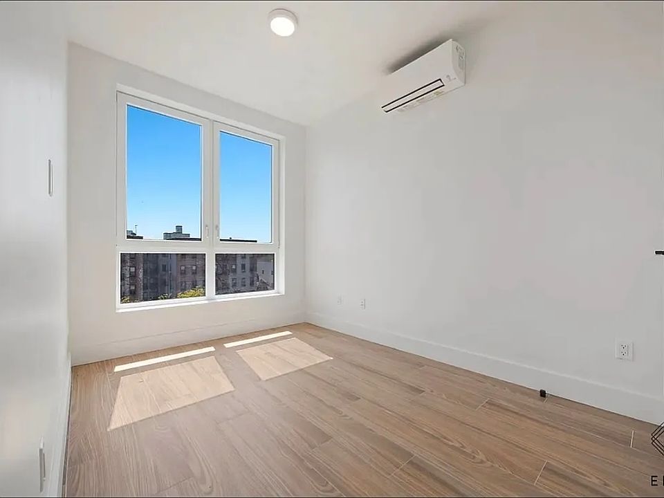 2nd image of 226 Pulaski St APT 2