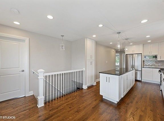 4th image of 4746 N Odell Ave