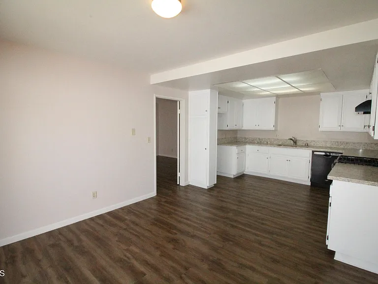 936 Belmont Ave — Photo 34