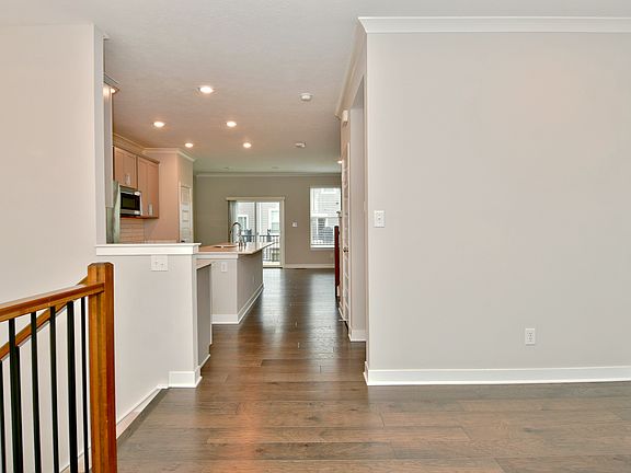 2nd image of 1545 Omar Dr