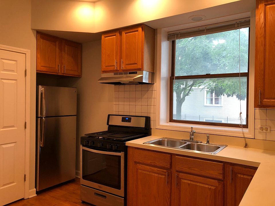 1st image of 4900 N Seeley Ave #1