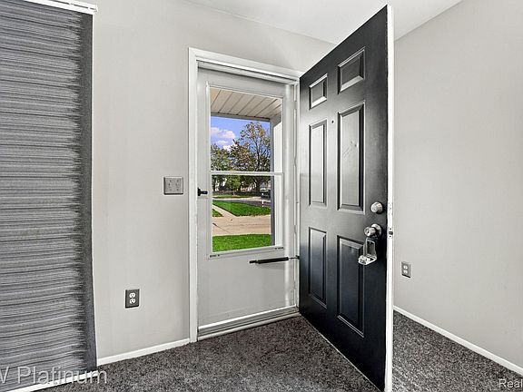 2nd image of 24487 Meadowbridge Dr