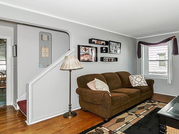 3rd image of 432 E 328th St