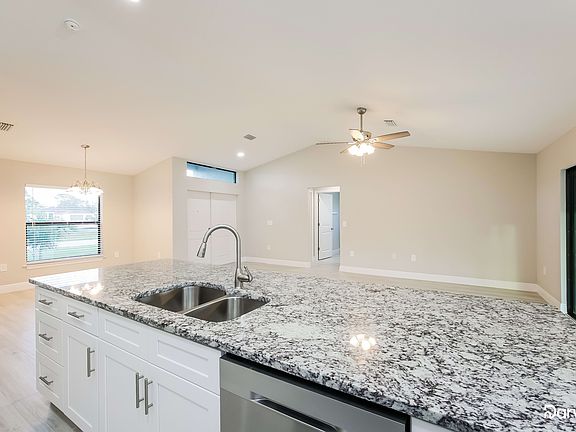3rd image of 5313 Beck St