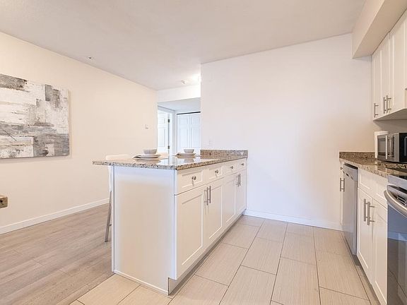 5th image of 15233 Pacific Ave #108