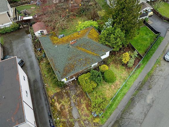 5th image of 3330 Harriet Rd