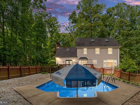 2nd image of 10311 Shawnee Ln