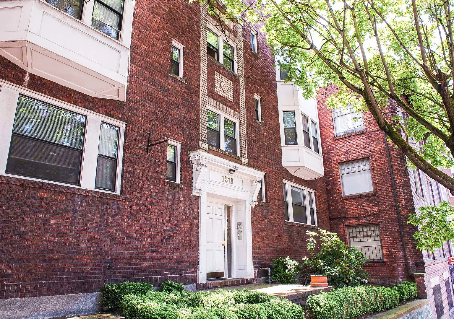 Madison Court — Photo 1