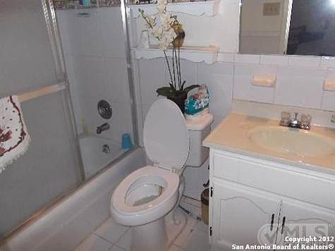 3rd image of 1819 Babcock Rd APT 306