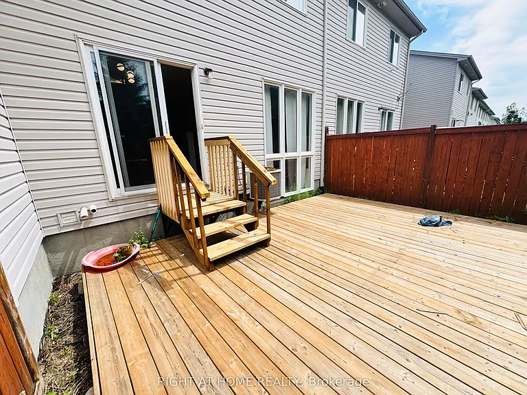 1069 Marconi Ave — Photo 23