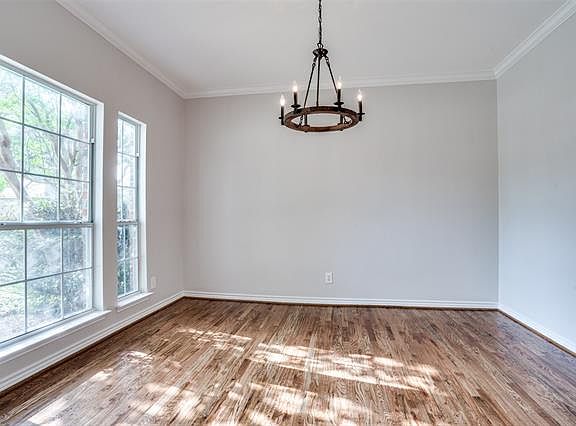 4th image of 3300 Calais Cir
