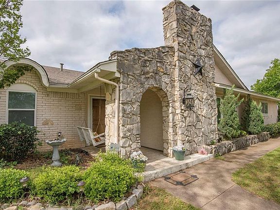 4th image of 5704 Cherrywood Ln