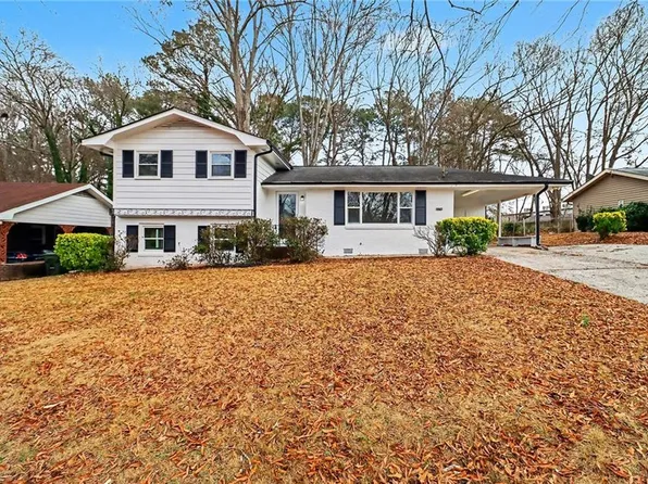 6250 Graceland Cir, Morrow, GA 30260