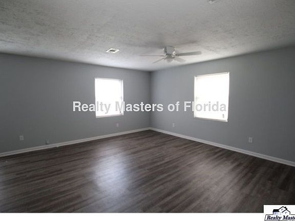3rd image of 554 Johnson Ave