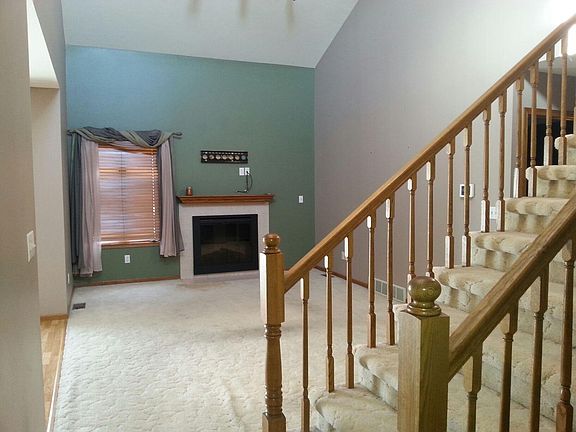 4th image of 101 E 4th Street #1