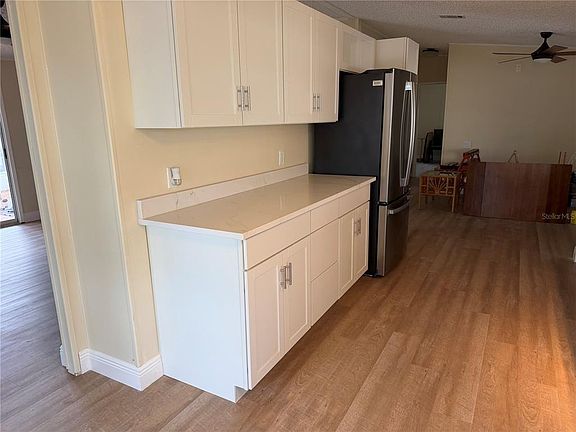5th image of 1676 Elkhart Cir
