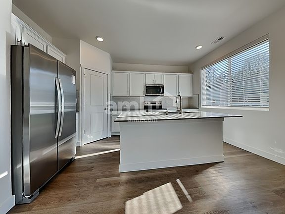 3rd image of 8003 Katriel Ct SW