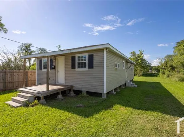 1840 Ollie St, Beaumont, TX 77705