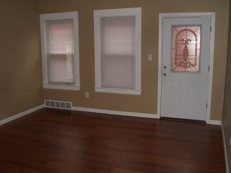 12010 Paul Ave — Photo 6