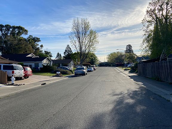 4th image of 3660 Pullman Dr
