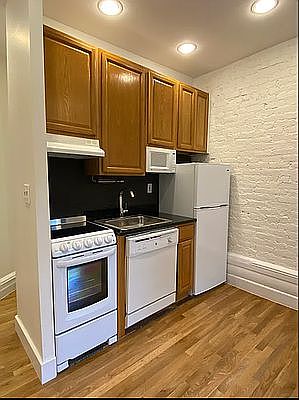 4th image of 128 W 13th St APT 26