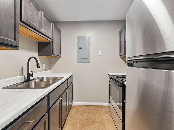 4th image of 126 E Lake Ave APT C4