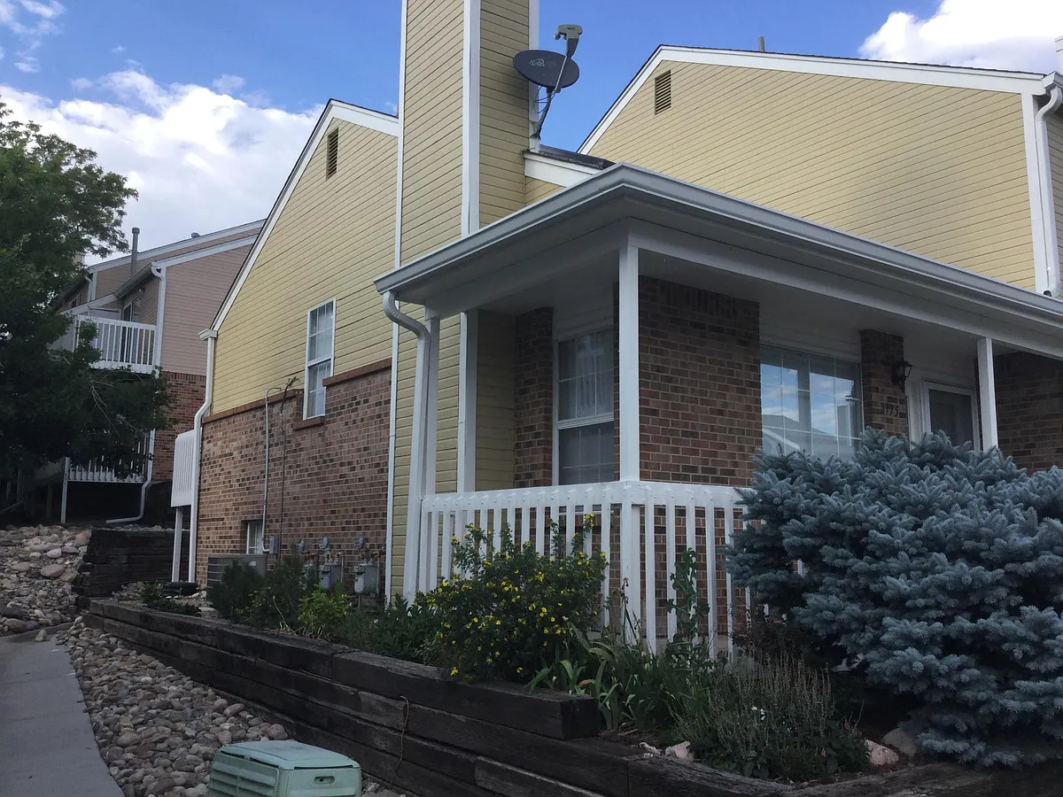 Building Photo - 2175 Giltshire Dr