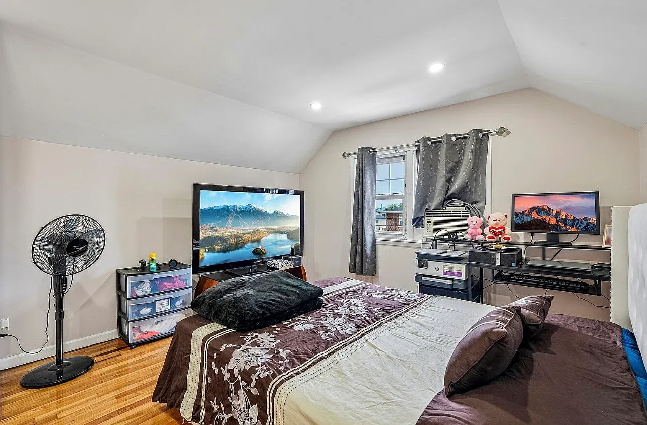 2 bed, $2,500 — Photo 1