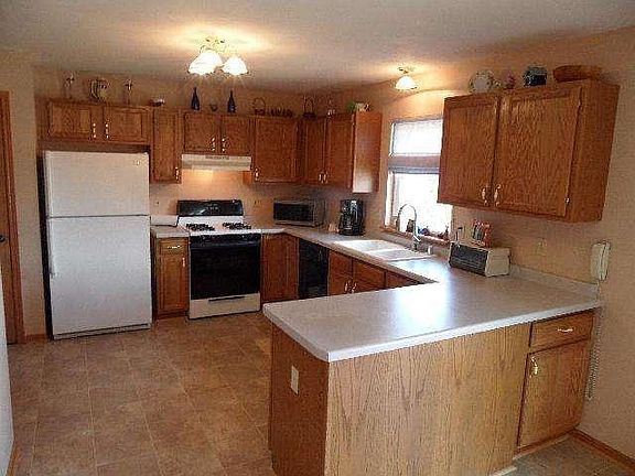 5th image of 10740 S McGraw Dr