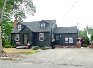 9 Willow St, Wakefield, MA 01880
