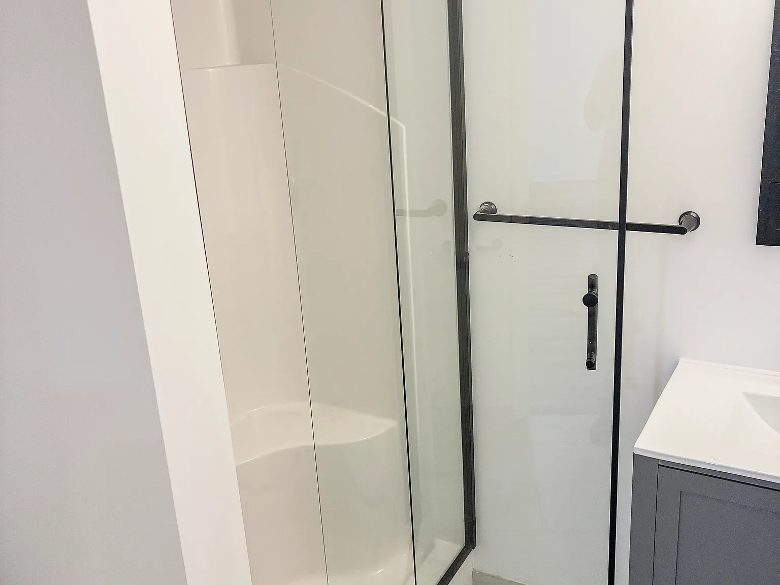 3 bed, 1250 sqft, $2,000 — Photo 3