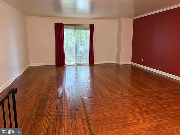 4th image of 627 Jaeger Ct
