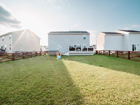 3rd image of 1456 Deters Dr