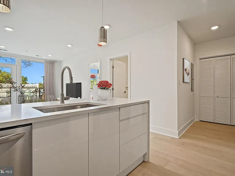 2027 Rhode Island Ave NE #401 — Photo 12