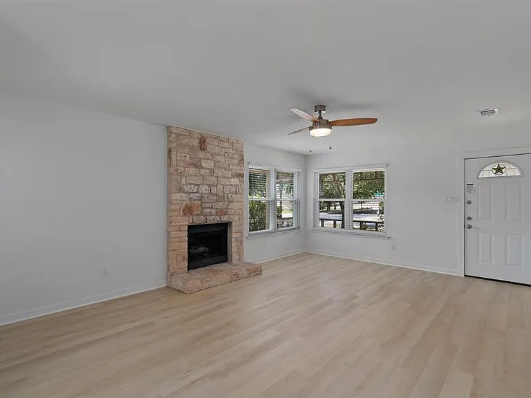 8907 Creekmont Cv — Photo 9