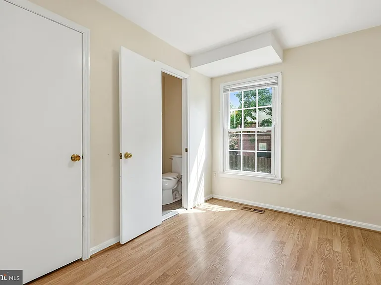 8031 Sleepy View Ln — Photo 11