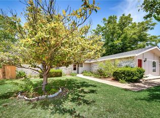 1901 Guinevere St, Arlington, TX 76014