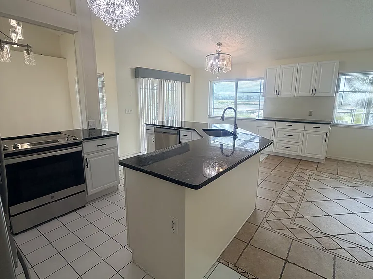 258 Shadydale Ct — Photo 4