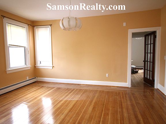 4th image of 483 Hope St Floor 1