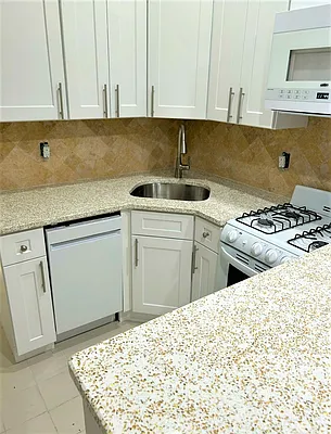 Rented by CitySites Real Estate Group | media 9