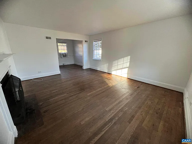 1545 Rugby Ave — Photo 6