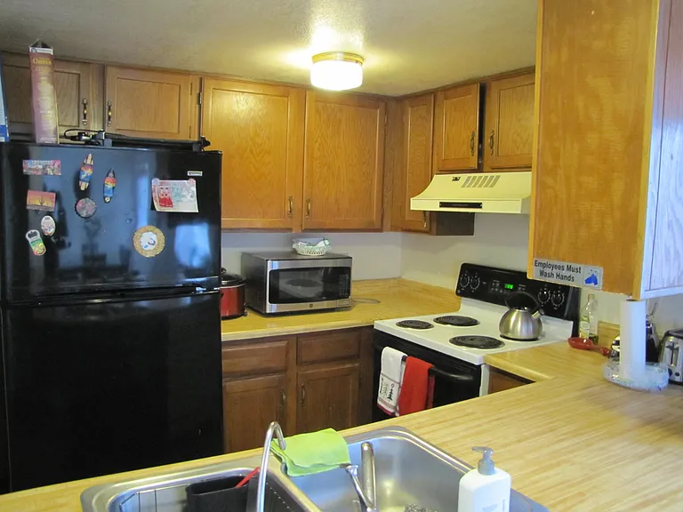 8904 Everett St — Photo 9