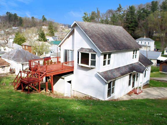 4th image of 1 Poling Ave