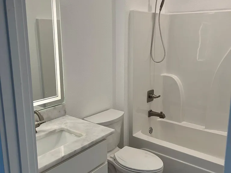 1702 N Hayne St — Photo 5