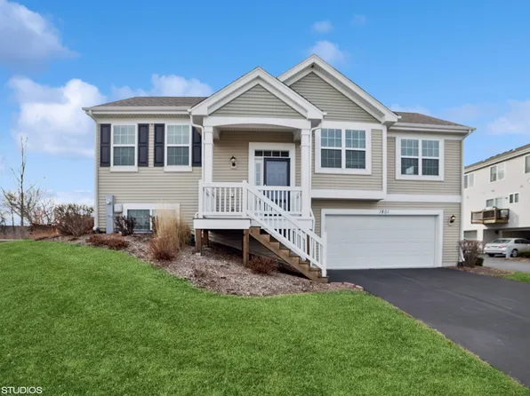 1801 Ruby Dr #1801, Hampshire, IL 60140