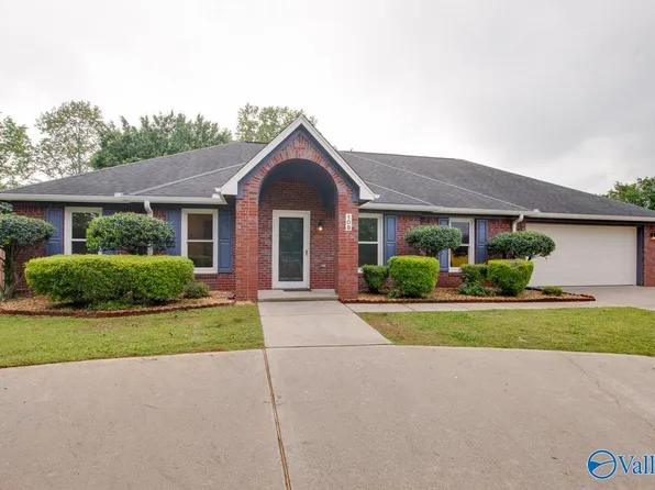 108 Crown Oak Ln NW, Huntsville, AL 35806